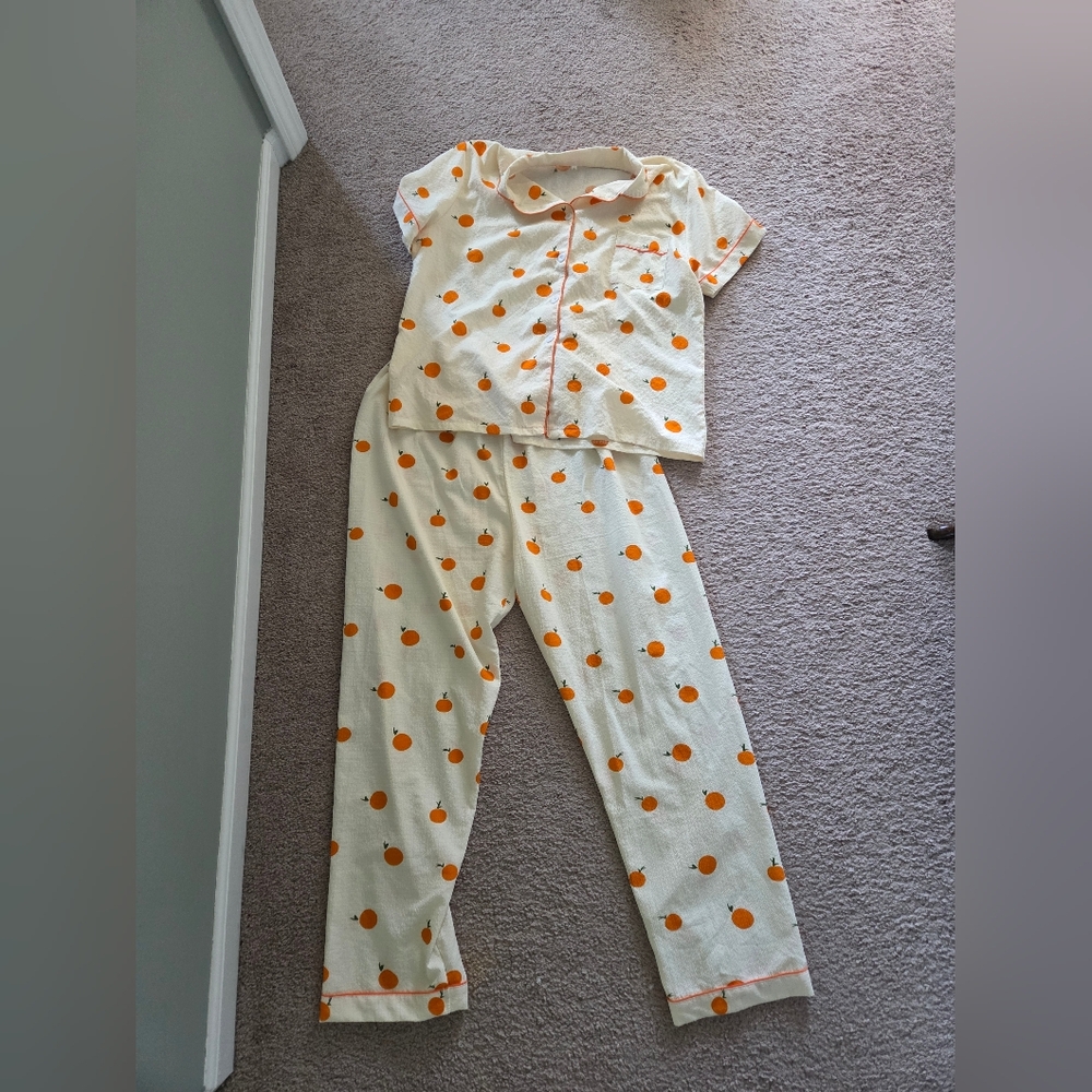 2 Piece Xl Womens Pajamas With Oranges. Runs Small Fits Like A Large NWOT
